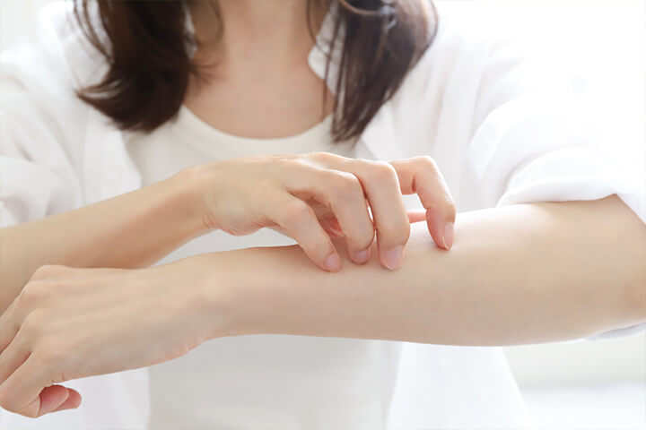 作業中に蜂に刺されたときの正しい対応